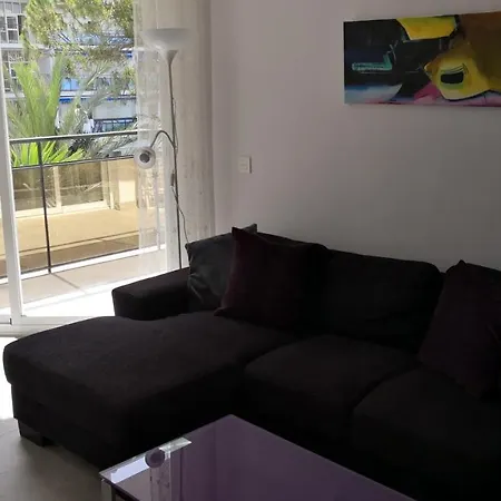 דירה Skol 320c By Completely